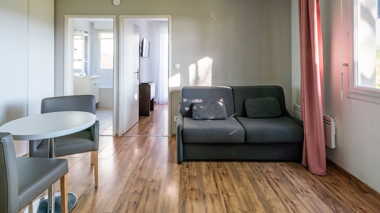 <b>Sejours & Affaires Le Clos Beaumois Suite</b>. Images powered by <a href="https://www.leonardoworldwide.com/" title="Leonardo Worldwide" target="_blank">Leonardo</a>.