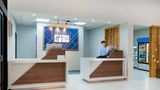Holiday Inn Express & Suitess Pratt Exterior