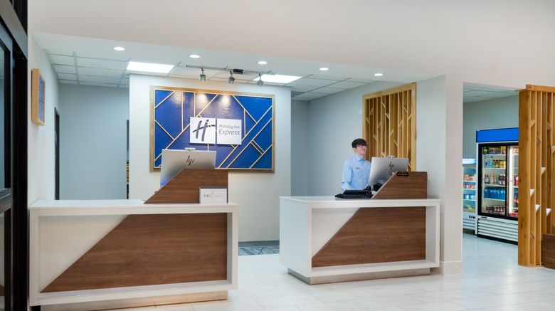 <b>Holiday Inn Express & Suitess Pratt Exterior</b>. Images powered by <a href="https://www.leonardoworldwide.com/" title="Leonardo Worldwide" target="_blank">Leonardo</a>.