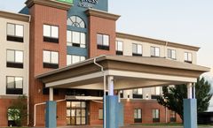 Holiday Inn Express & Suitess Pratt