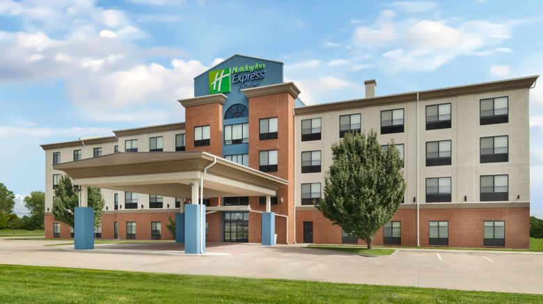 <b>Holiday Inn Express & Suitess Pratt Exterior</b>. Images powered by <a href="https://www.leonardoworldwide.com/" title="Leonardo Worldwide" target="_blank">Leonardo</a>.