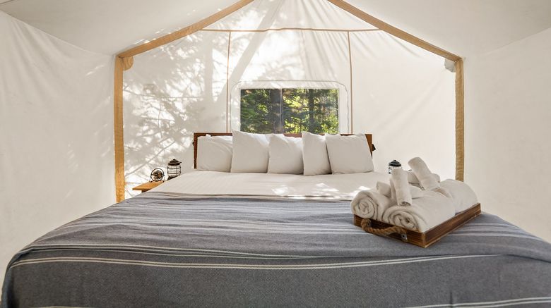 <b>Under Canvas Glacier Exterior</b>. Images powered by <a href="https://www.leonardoworldwide.com/" title="Leonardo Worldwide" target="_blank">Leonardo</a>.