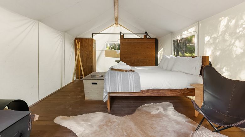 <b>Under Canvas Glacier Exterior</b>. Images powered by <a href="https://www.leonardoworldwide.com/" title="Leonardo Worldwide" target="_blank">Leonardo</a>.