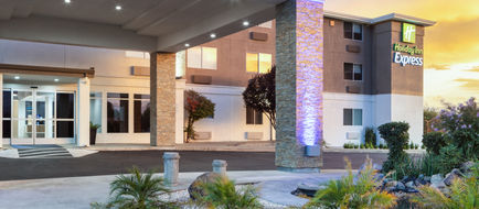 Holiday Inn Express Redding North Exterior