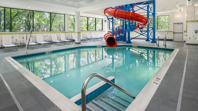 Fairfield Inn & Suites Edmonton North Pool
