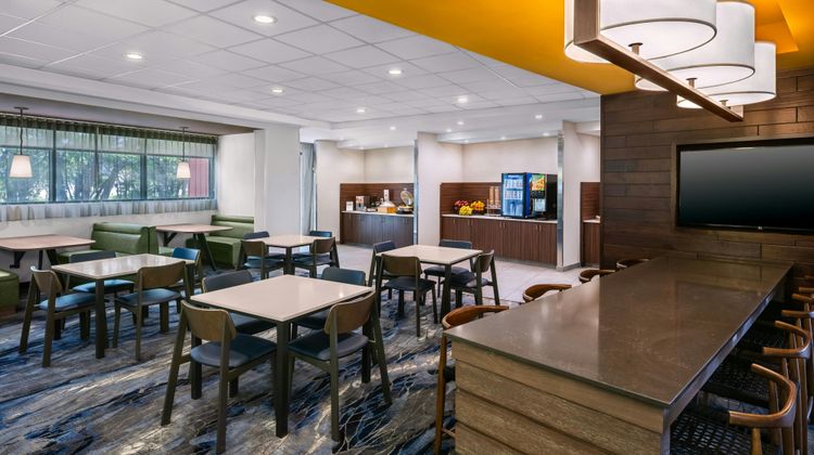 Fairfield Inn & Suites Edmonton North Restaurant
