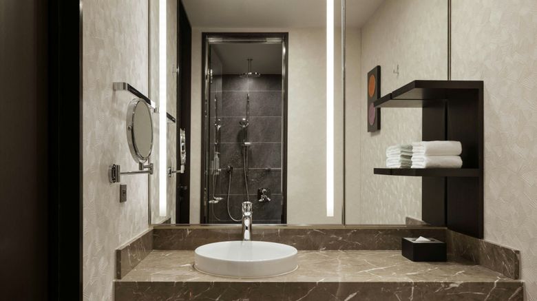 <b>Courtyard by Marriott Kyoto Shijo Karasu Room</b>. Images powered by <a href="https://www.leonardoworldwide.com/" title="Leonardo Worldwide" target="_blank">Leonardo</a>.