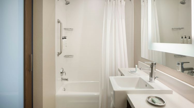 SpringHill Suites Wichita Airport Room