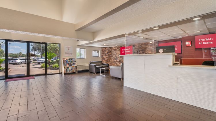 Red Roof Inn Houston - Brookhollow Lobby