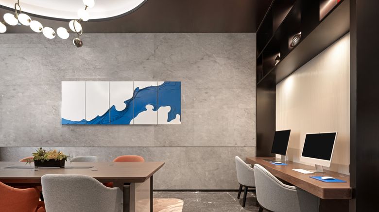 <b>Hampton Inn East Railway Station Lobby</b>. Images powered by <a href="https://www.leonardoworldwide.com/" title="Leonardo Worldwide" target="_blank">Leonardo</a>.