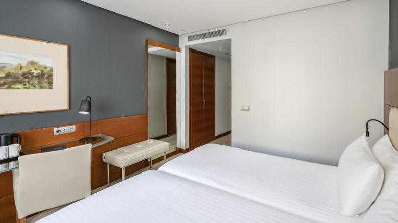 <b>Dorma Coliseum Room</b>. Images powered by <a href="https://www.leonardoworldwide.com/" title="Leonardo Worldwide" target="_blank">Leonardo</a>.