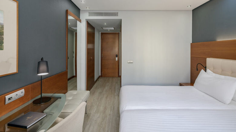 <b>Dorma Coliseum Room</b>. Images powered by <a href="https://www.leonardoworldwide.com/" title="Leonardo Worldwide" target="_blank">Leonardo</a>.