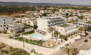 Bianco Riccio Suite Hotel