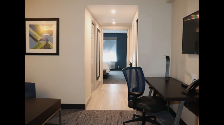 <b>Holiday Inn Express & Suites Brampton Suite</b>. Images powered by <a href="https://www.leonardoworldwide.com/" title="Leonardo Worldwide" target="_blank">Leonardo</a>.
