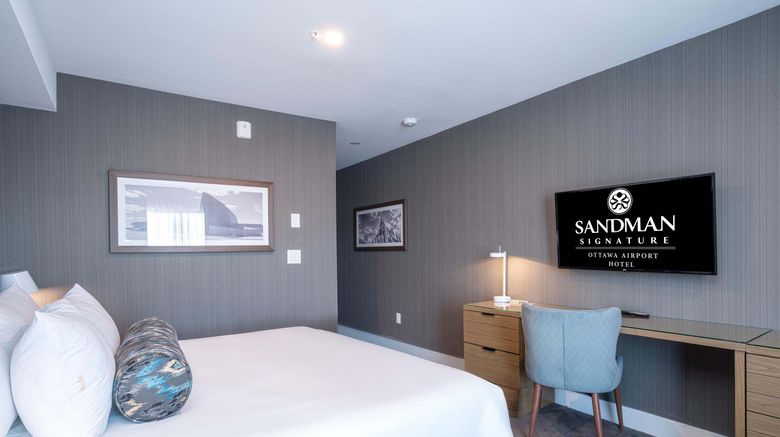 <b>Sandman Signature Ottawa Airport Hotel Room</b>. Images powered by <a href="https://www.leonardoworldwide.com/" title="Leonardo Worldwide" target="_blank">Leonardo</a>.