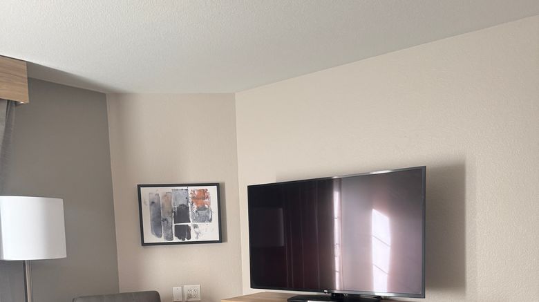 <b>Candlewood Suites Loveland Room</b>. Images powered by <a href="https://www.leonardoworldwide.com/" title="Leonardo Worldwide" target="_blank">Leonardo</a>.
