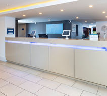 Holiday Inn Express Milton Keynes Hotel Exterior