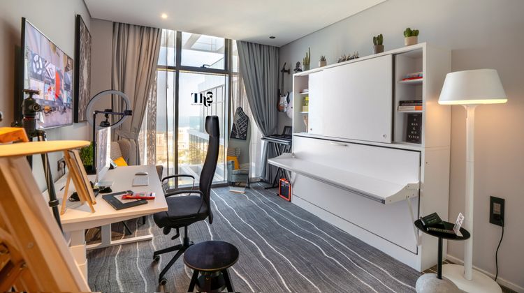Th8 Palm Dubai Beach Resort,Vignette Col Suite