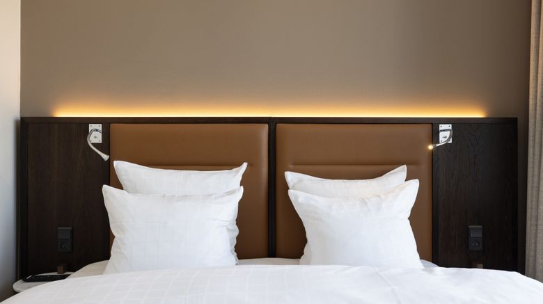 <b>The Square Room</b>. Images powered by <a href="https://www.leonardoworldwide.com/" title="Leonardo Worldwide" target="_blank">Leonardo</a>.