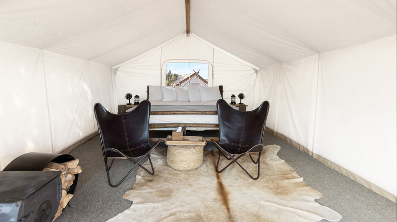 <b>Under Canvas Grand Canyon Room</b>. Images powered by <a href="https://www.leonardoworldwide.com/" title="Leonardo Worldwide" target="_blank">Leonardo</a>.