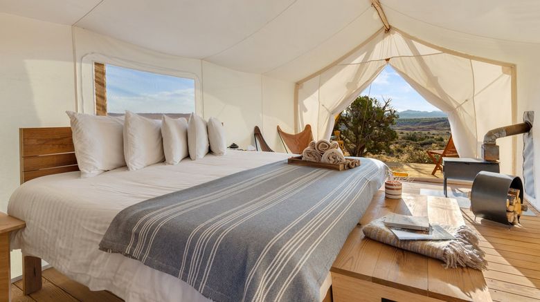 <b>Under Canvas Moab Room</b>. Images powered by <a href="https://www.leonardoworldwide.com/" title="Leonardo Worldwide" target="_blank">Leonardo</a>.