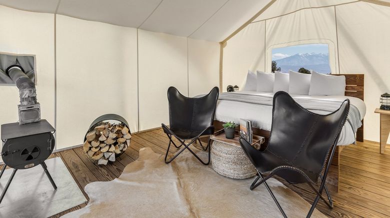 <b>Under Canvas Moab Room</b>. Images powered by <a href="https://www.leonardoworldwide.com/" title="Leonardo Worldwide" target="_blank">Leonardo</a>.