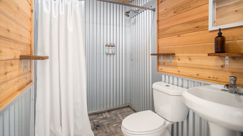 <b>Under Canvas Moab Room</b>. Images powered by <a href="https://www.leonardoworldwide.com/" title="Leonardo Worldwide" target="_blank">Leonardo</a>.