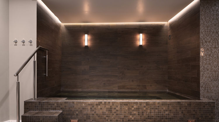 Hotel Borg Pool