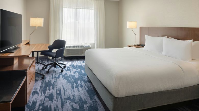 <b>Fairfield Inn & Suites Lincoln Southeast Room</b>. Images powered by <a href="https://www.leonardoworldwide.com/" title="Leonardo Worldwide" target="_blank">Leonardo</a>.
