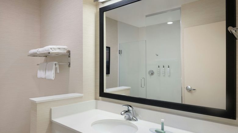 <b>Fairfield Inn & Suites Lincoln Southeast Room</b>. Images powered by <a href="https://www.leonardoworldwide.com/" title="Leonardo Worldwide" target="_blank">Leonardo</a>.