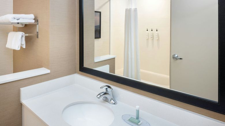 <b>Fairfield Inn & Suites Lincoln Southeast Room</b>. Images powered by <a href="https://www.leonardoworldwide.com/" title="Leonardo Worldwide" target="_blank">Leonardo</a>.