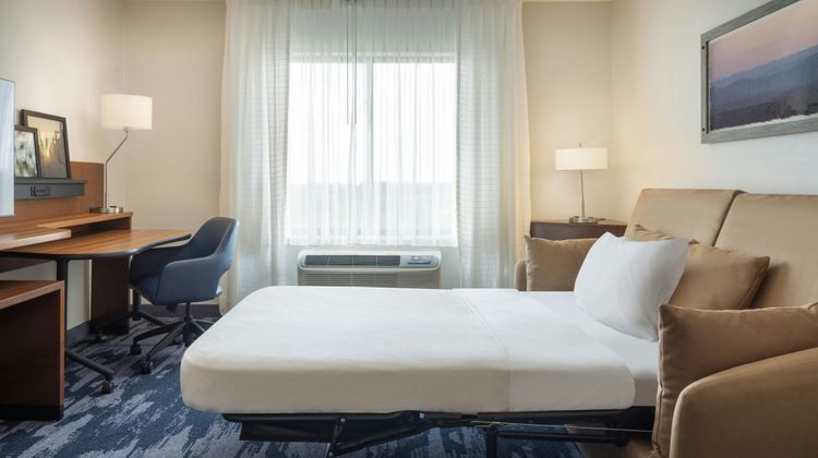 Fairfield Inn & Suites Lincoln Southeast Suite