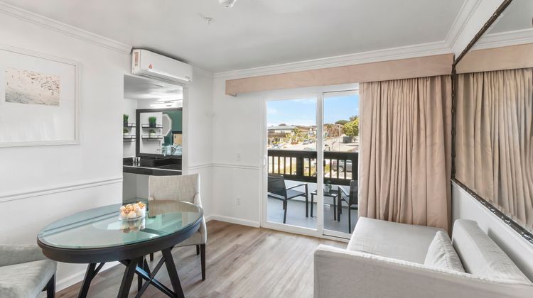 Ascot suites Room