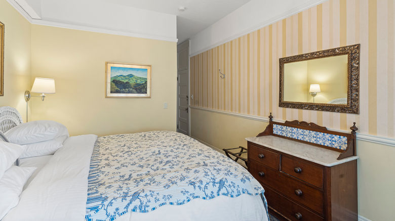 <b>The Golden Gate Hotel Room</b>. Images powered by <a href="https://www.leonardoworldwide.com/" title="Leonardo Worldwide" target="_blank">Leonardo</a>.