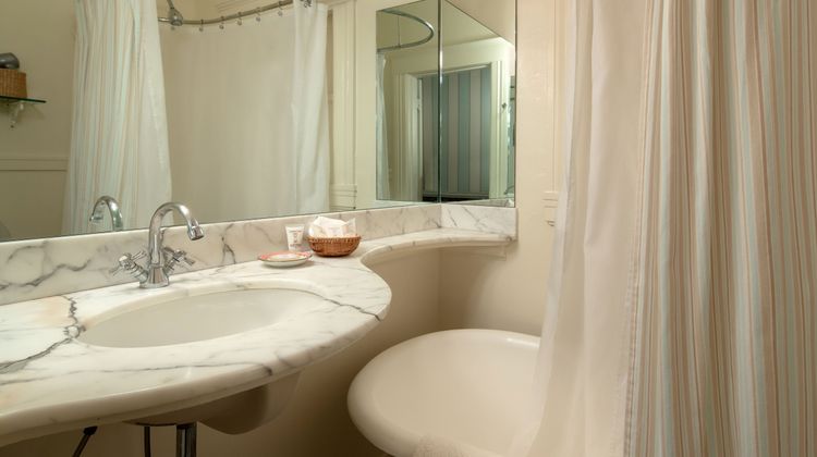 The Golden Gate Hotel Room