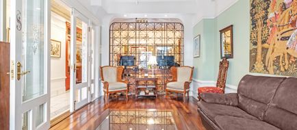 Cornell Hotel De France Lobby