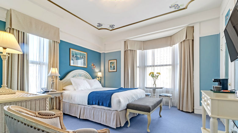 <b>Cornell Hotel De France Room</b>. Images powered by <a href="https://www.leonardoworldwide.com/" title="Leonardo Worldwide" target="_blank">Leonardo</a>.