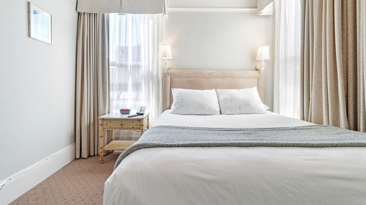 Cornell Hotel De France Room