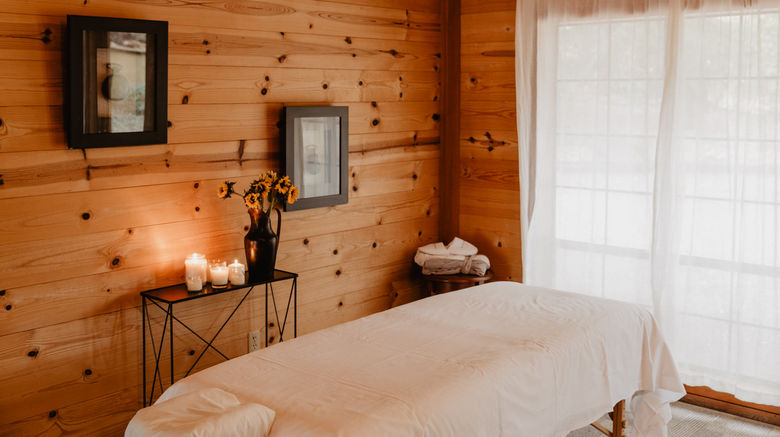 <b>Sonoma Coast Villa & Spa Spa</b>. Images powered by <a href="https://www.leonardoworldwide.com/" title="Leonardo Worldwide" target="_blank">Leonardo</a>.