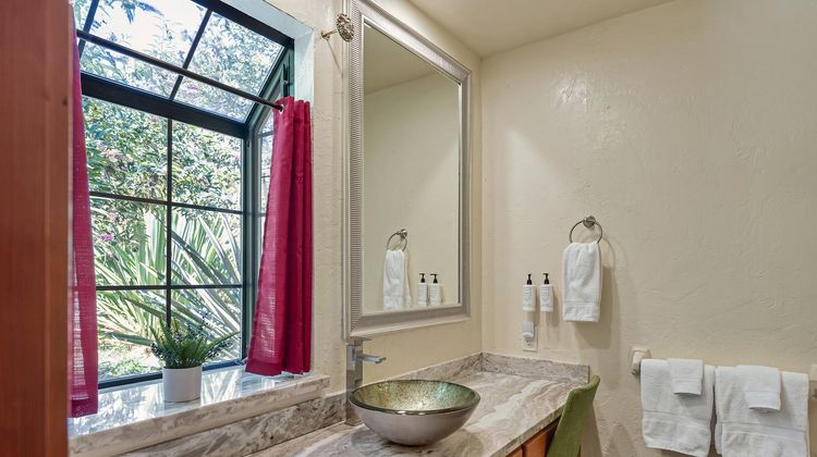 Sonoma Coast Villa & Spa Room