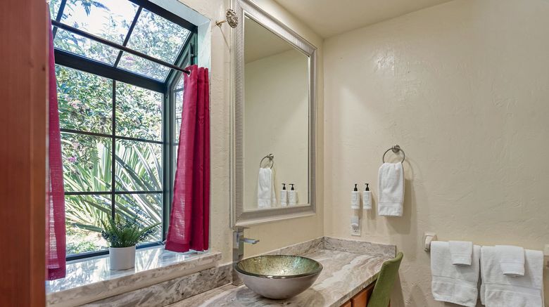 <b>Sonoma Coast Villa & Spa Room</b>. Images powered by <a href="https://www.leonardoworldwide.com/" title="Leonardo Worldwide" target="_blank">Leonardo</a>.