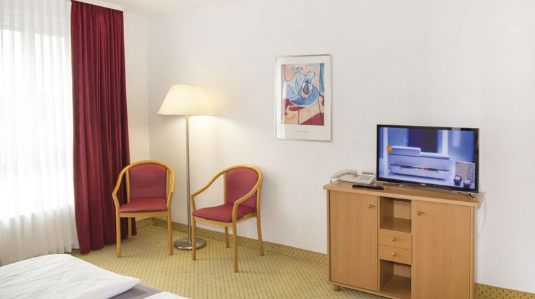 <b>Fairway Hotel Room</b>. Images powered by <a href="https://www.leonardoworldwide.com/" title="Leonardo Worldwide" target="_blank">Leonardo</a>.