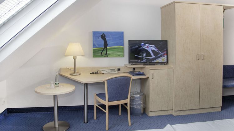 Fairway Hotel Room