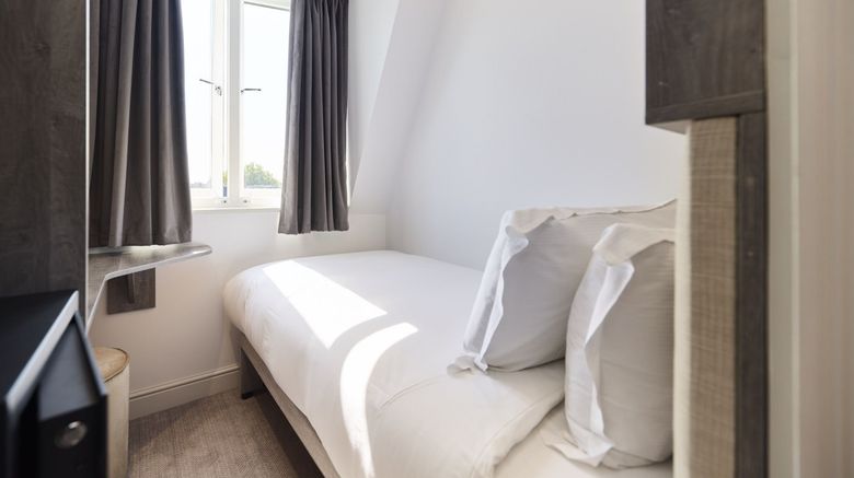 <b>The Edwin Hotel Room</b>. Images powered by <a href="https://www.leonardoworldwide.com/" title="Leonardo Worldwide" target="_blank">Leonardo</a>.
