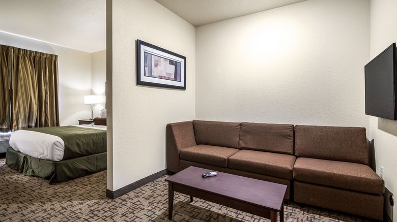 <b>Cobblestone Hotel & Suites Room</b>. Images powered by <a href="https://www.leonardoworldwide.com/" title="Leonardo Worldwide" target="_blank">Leonardo</a>.