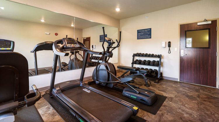 Cobblestone Hotel & Suites Health Club