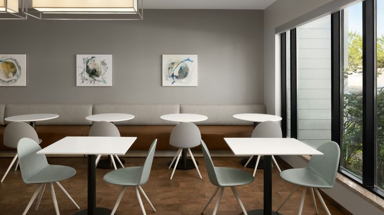 TownePlace Suites Anchorage Midtown Restaurant