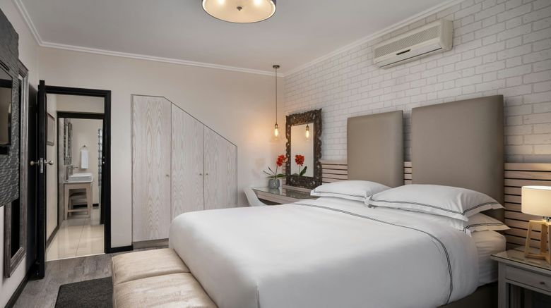 <b>Protea Hotel Mossel Bay Suite</b>. Images powered by <a href="https://www.leonardoworldwide.com/" title="Leonardo Worldwide" target="_blank">Leonardo</a>.