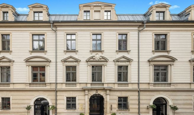 H15 Luxury Palace Exterior