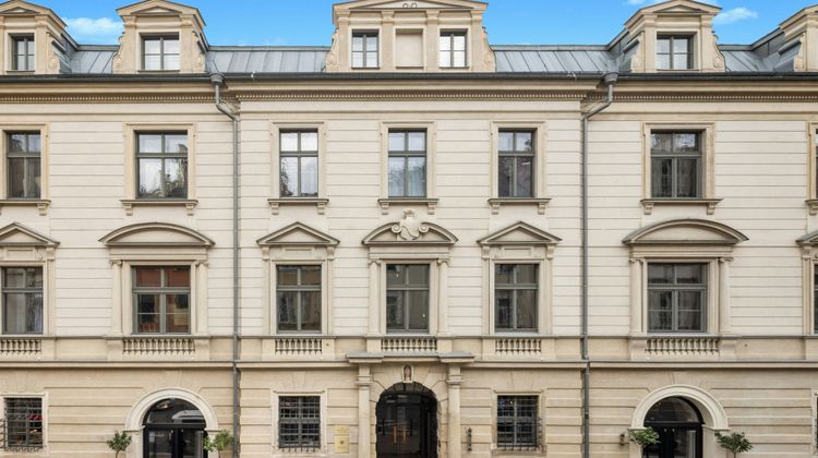 H15 Luxury Palace Exterior